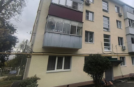 В селе Чемодановка обновили фасад и фундамент многоквартирного дома